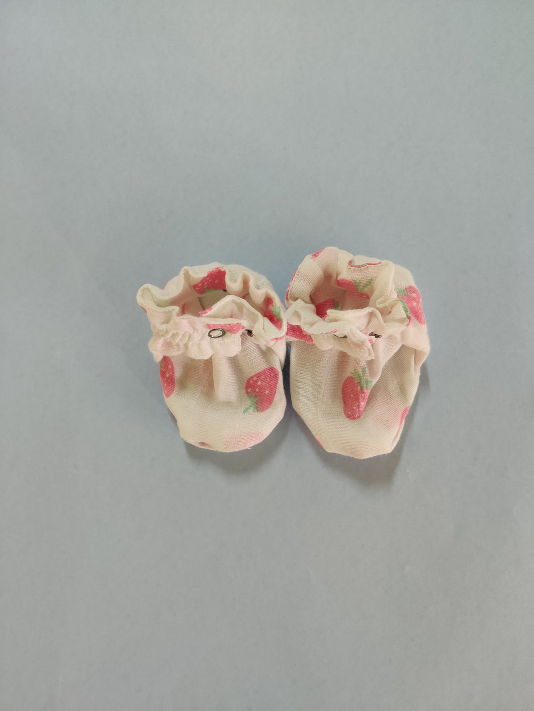 Muslin Booties - Strawberry